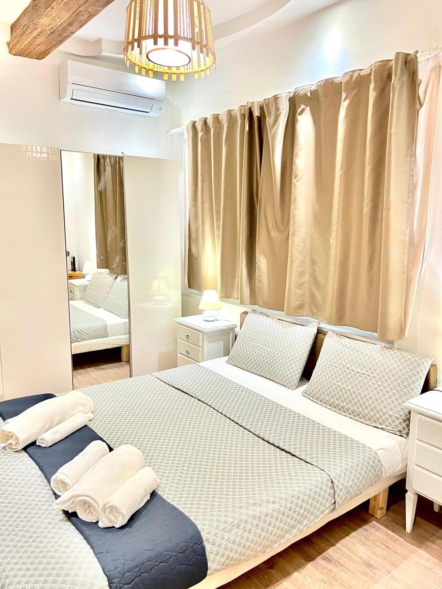 Pantheon Luxury Historic Center Apartment Rom