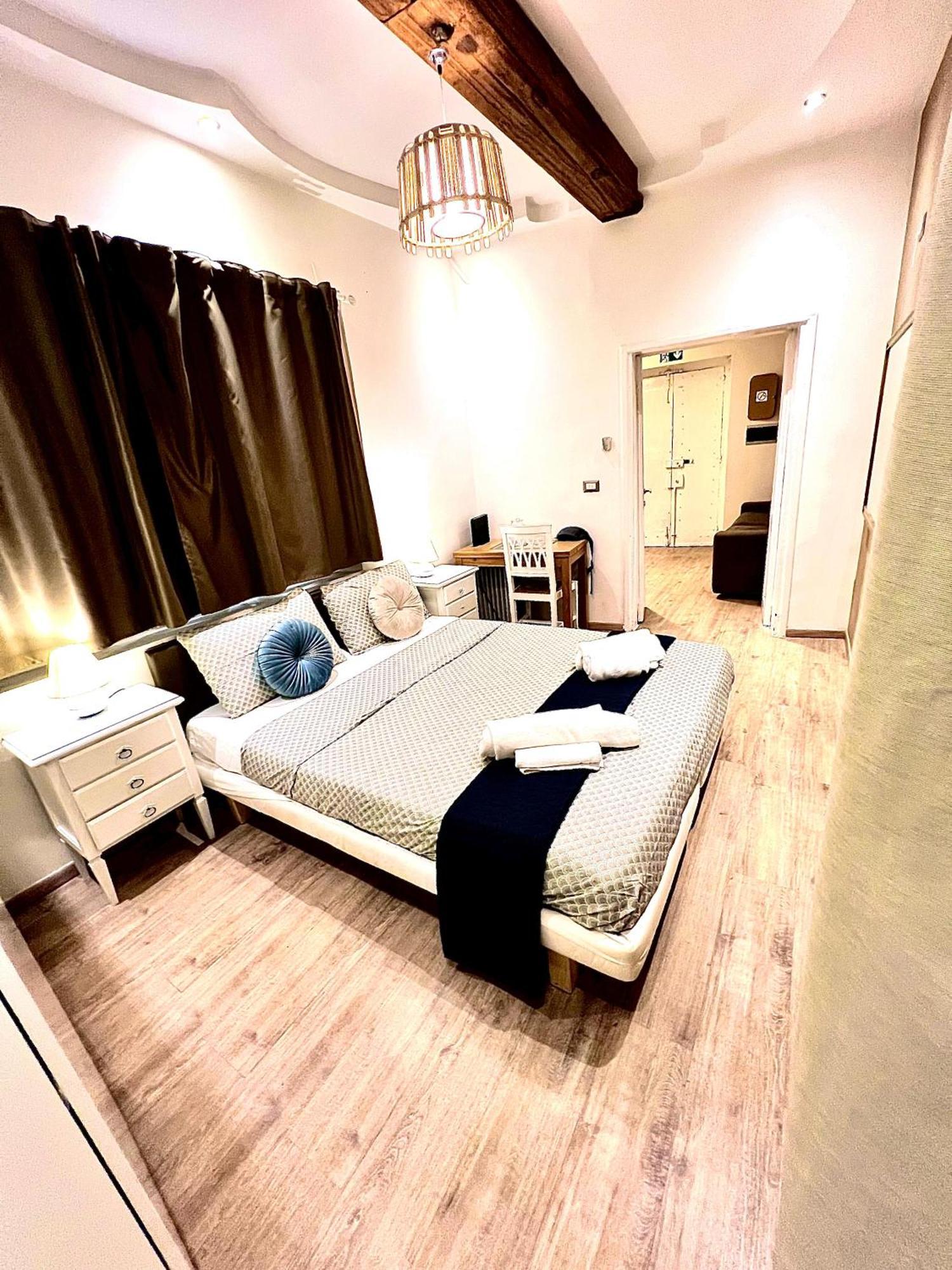 Apartment Pantheon Luxury Historic Center